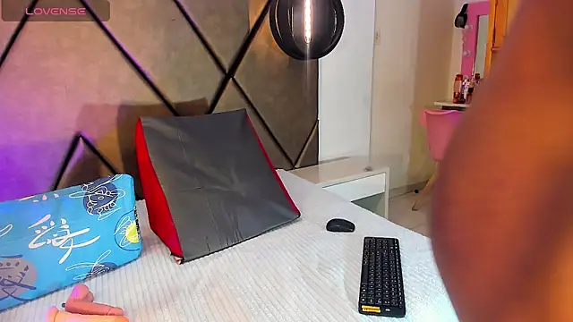 PenelopeGuzman   online show from February 2026 06:05:02 PM