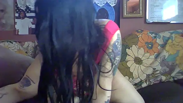 Snapshot of thickasstley chatting on May 2026 07:50:01 PM thickasstley online show from May 2026 07:50:01 PM