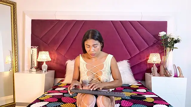 VeraGarnier online show from April 2026 07:28:02 PM