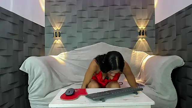 VeraGarnier online show from March 2026 07:51:01 PM