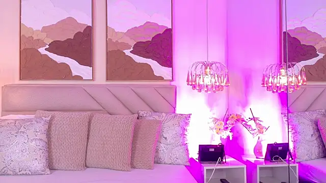 Snapshot of kendalFox_ chatting on December 2025 01:59:02 AM kendalFox online show from December 2025 01:59:02 AM