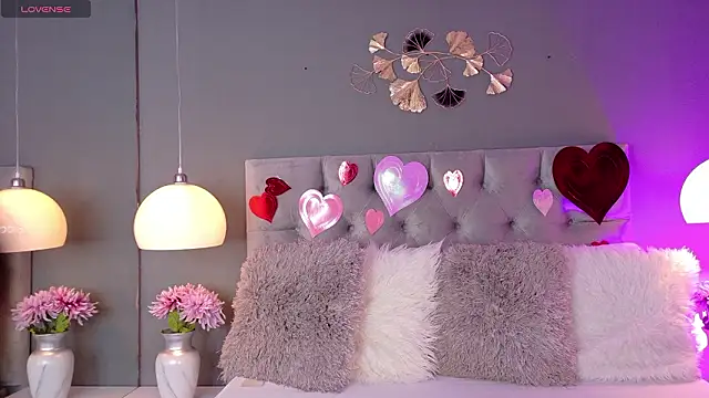 kendalFox  online show from February 2026 03:40:01 AM