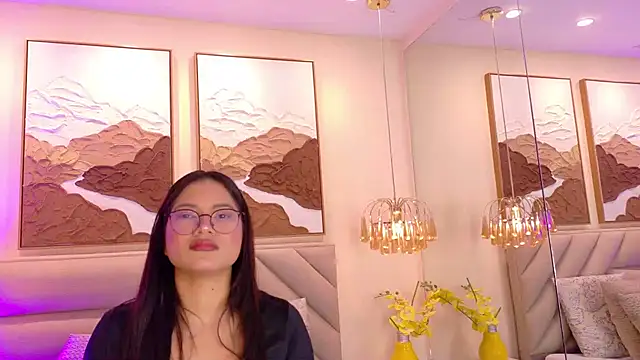 Snapshot of kendalFox_ chatting on November 2025 01:43:02 AM kendalFox online show from November 2025 01:43:02 AM