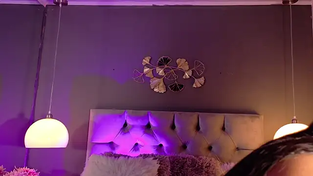 kendalFox  online show from April 2026 05:34:01 AM