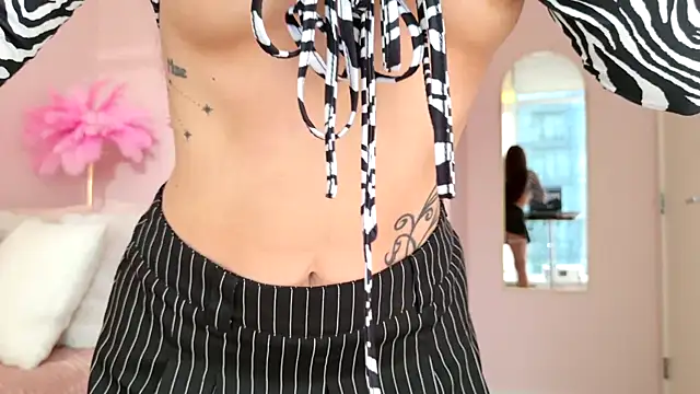 SirenSwitch online show from November 2025 10:10:01 PM