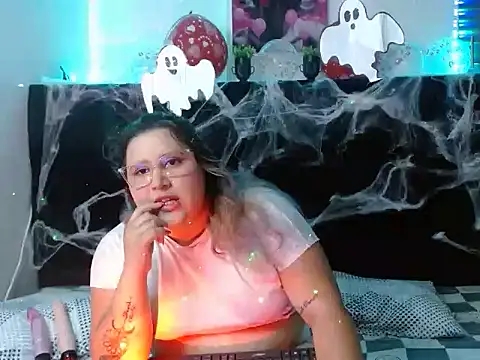 EmmaTower online show from October 2025 07:24:01 PM