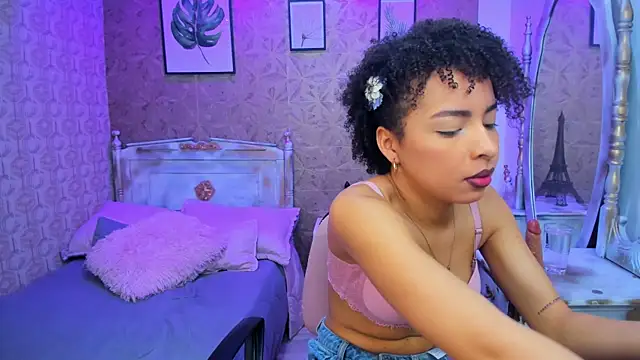 Lucia jane online show from October 2025 07:36:01 PM