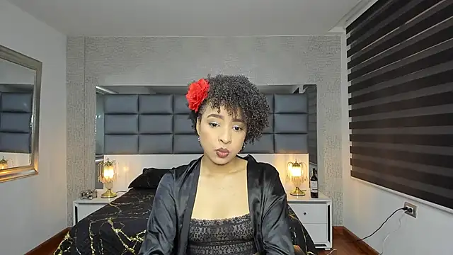 Lucia jane online show from November 2025 07:47:01 PM