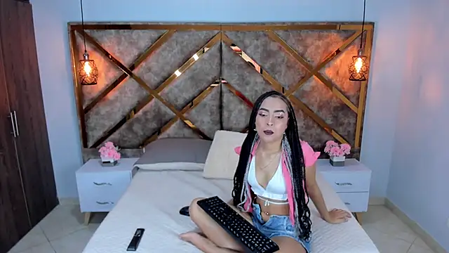 Lucia jane online show from April 2026 08:57:02 PM