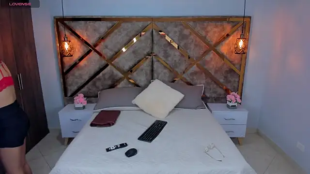 Lucia jane online show from April 2026 08:20:01 PM