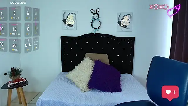 SammySmall F w online show from December 2025 01:46:01 PM