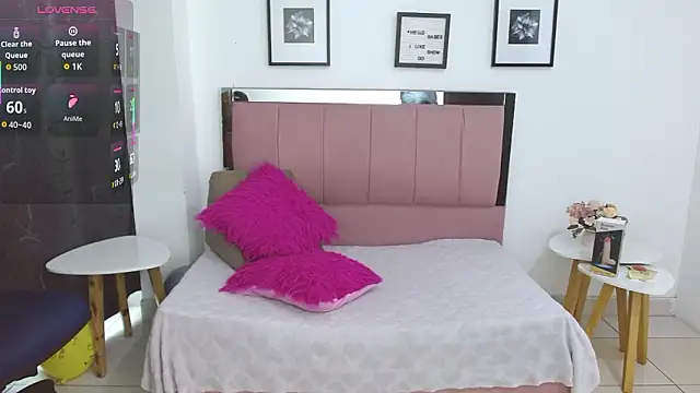 SammySmall F w online show from February 2026 10:20:01 PM