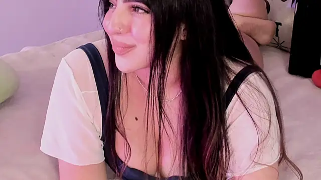 Camila Matinez  online show from October 2025 01:06:01 AM