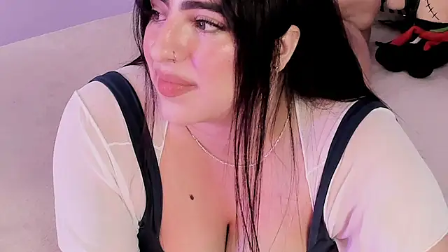 Camila Matinez  online show from November 2025 12:59:01 AM