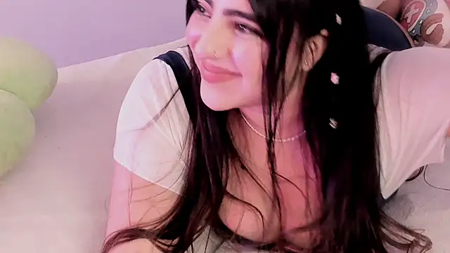 Camila Matinez  online show from October 2025 12:24:02 AM