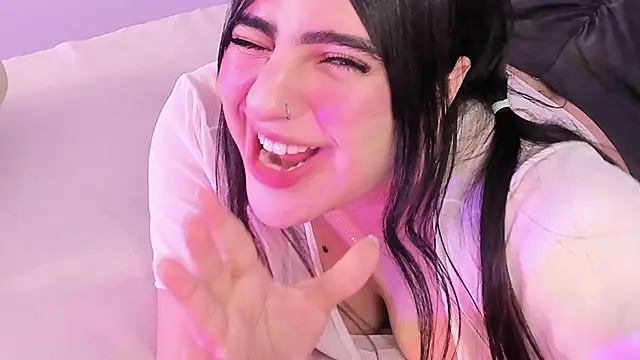 Camila Matinez  online show from February 2026 02:01:02 AM