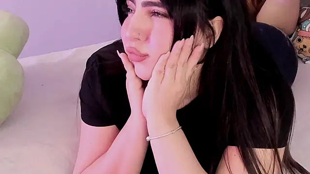 Camila Matinez  online show from October 2025 12:32:02 AM