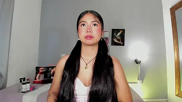 KimTayloor1 online show from November 2025 07:36:02 PM