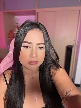 Emiily Moore1 online show from May 2026 11:19:01 PM