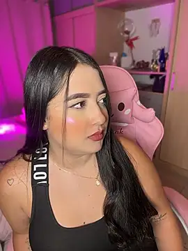 Emiily Moore1 online show from May 2026 11:46:02 PM