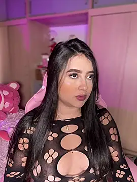 Emiily Moore1 online show from April 2026 06:20:01 PM