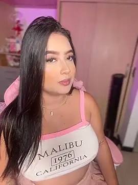 Emiily Moore1 online show from April 2026 10:01:01 PM