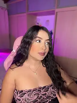 Emiily Moore1 online show from May 2026 11:19:02 PM