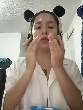 Snapshot of aliciia_23 chatting on October 2025 04:17:02 AM aliciia 23 online show from October 2025 04:17:02 AM
