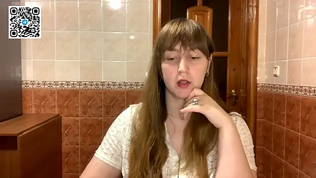 Snapshot of MaroonMoon_ chatting on October 2025 07:47:02 PM MaroonMoon online show from October 2025 07:47:02 PM