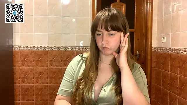 Snapshot of MaroonMoon_ chatting on October 2025 07:51:01 PM MaroonMoon online show from October 2025 07:51:01 PM