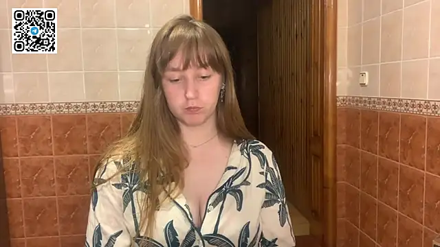 Snapshot of MaroonMoon_ chatting on September 2025 07:30:01 PM MaroonMoon online show from September 2025 07:30:01 PM