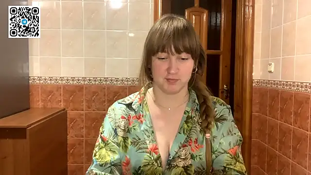 Snapshot of MaroonMoon_ chatting on November 2025 08:42:01 PM MaroonMoon online show from November 2025 08:42:01 PM