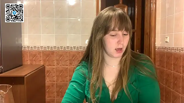 Snapshot of MaroonMoon_ chatting on October 2025 07:46:02 PM MaroonMoon online show from October 2025 07:46:02 PM