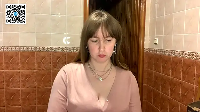 Snapshot of MaroonMoon_ chatting on September 2025 07:31:01 PM MaroonMoon online show from September 2025 07:31:01 PM