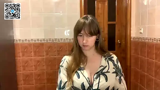 Snapshot of MaroonMoon_ chatting on September 2025 07:30:01 PM MaroonMoon online show from September 2025 07:30:01 PM