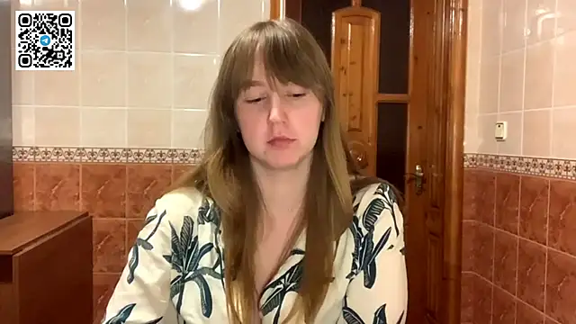 Snapshot of MaroonMoon_ chatting on October 2025 08:28:02 PM MaroonMoon online show from October 2025 08:28:02 PM