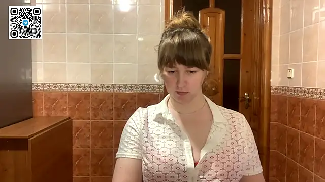 Snapshot of MaroonMoon_ chatting on November 2025 08:42:02 PM MaroonMoon online show from November 2025 08:42:02 PM