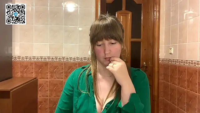 Snapshot of MaroonMoon_ chatting on November 2025 08:31:02 PM MaroonMoon online show from November 2025 08:31:02 PM