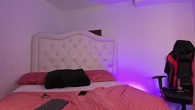 kiara velvet  online show from September 2025 04:24:01 AM