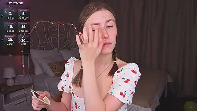 VesperaCeleste online show from October 2025 05:33:01 AM