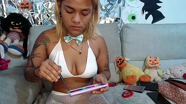 Raycatt1 online show from October 2025 09:06:02 AM