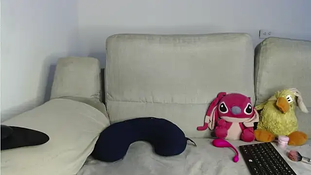 Raycatt1 online show from April 2026 12:01:02 PM