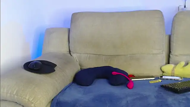 Snapshot of Raycatt1 chatting on February 2026 07:25:01 PM Raycatt1 online show from February 2026 07:25:01 PM