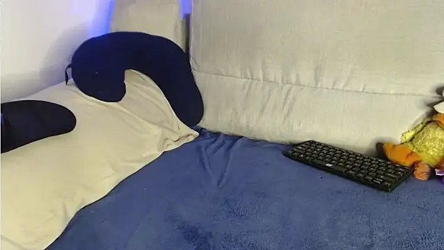 Raycatt1 online show from April 2026 11:04:01 AM