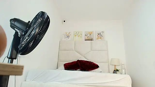 elizawiliamst online show from March 2026 11:58:02 AM