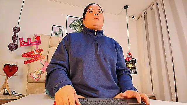 elizawiliamst online show from September 2025 12:20:01 PM