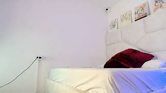 Snapshot of elizawiliamst chatting on April 2026 06:03:02 PM elizawiliamst online show from April 2026 06:03:02 PM