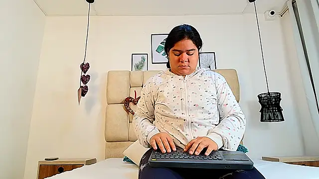 elizawiliamst online show from September 2025 11:49:01 AM