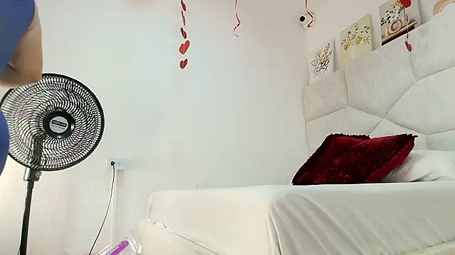 elizawiliamst online show from March 2026 02:08:02 PM