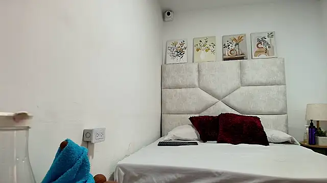 Snapshot of elizawiliamst chatting on May 2026 03:59:02 PM elizawiliamst online show from May 2026 03:59:02 PM